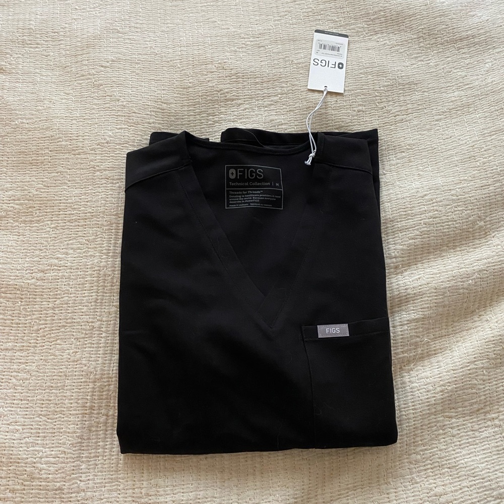 Figs scrub top